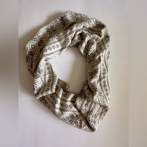 MukLuks Winter Infinity Scarf Women’s Fair Isle‎ Beige & Ivory